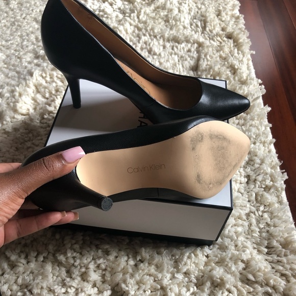 Black Calvin Klein Pumps! 💕 - Picture 3 of 3
